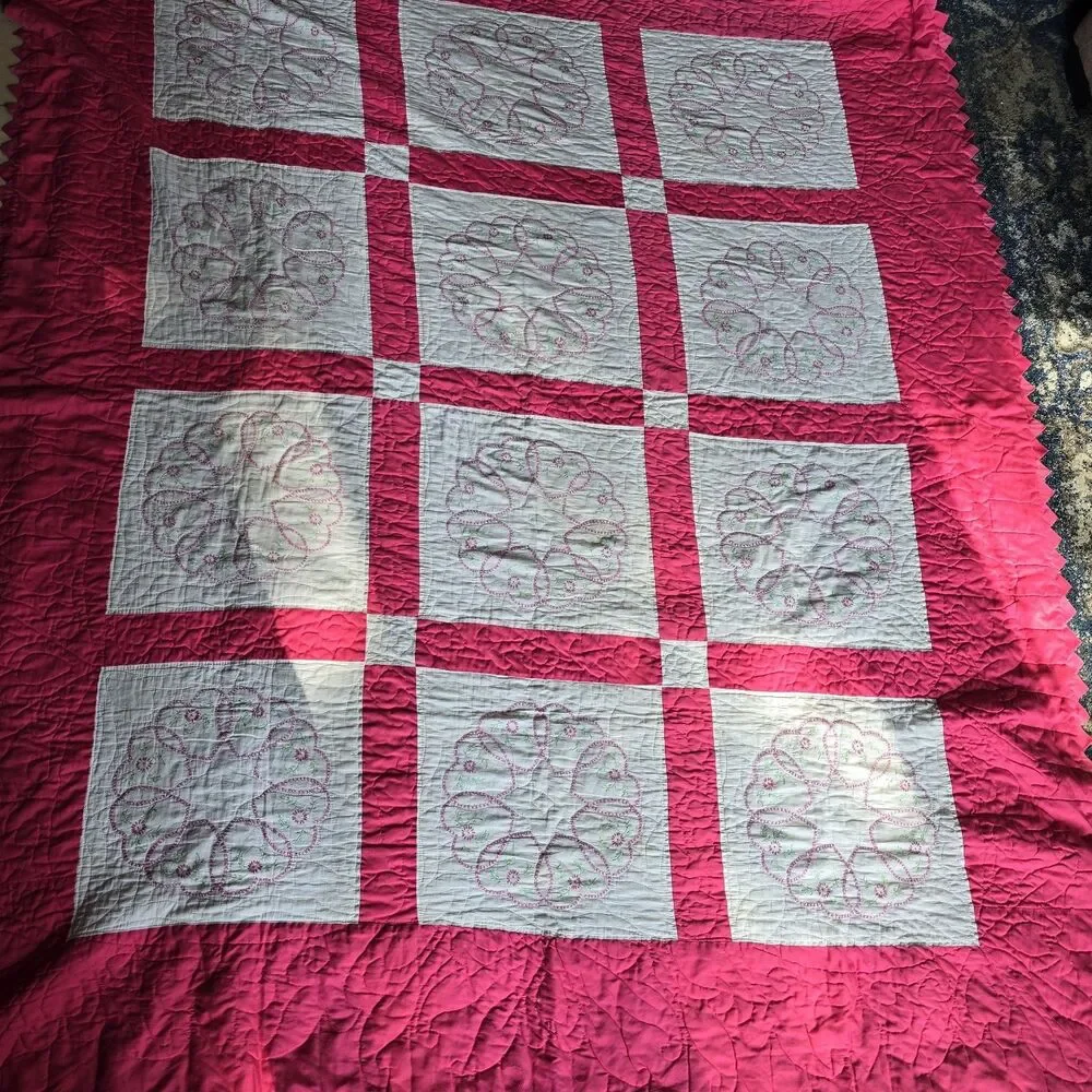 Vintage 1900s Quilt Pink White Hearts Prairie Point Binding Embroidered 90